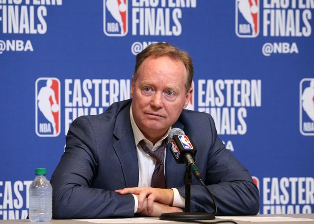  Budenholzer: No problem with the letter playing time. He needs a break